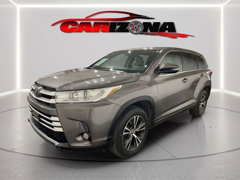 Used 2017 Toyota Highlander Plus image 6