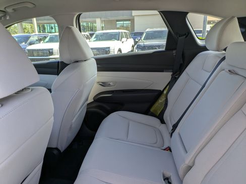 New 2026 Hyundai Tucson Blue SE image 15