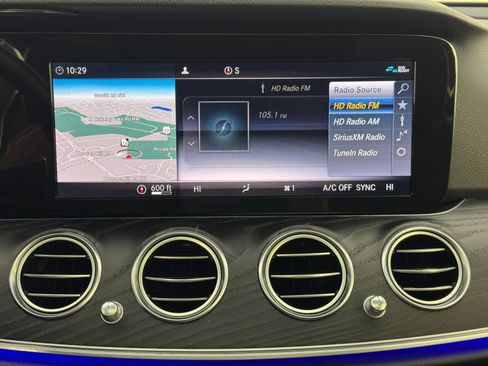 Used 2019 Mercedes-Benz E 300 image 26