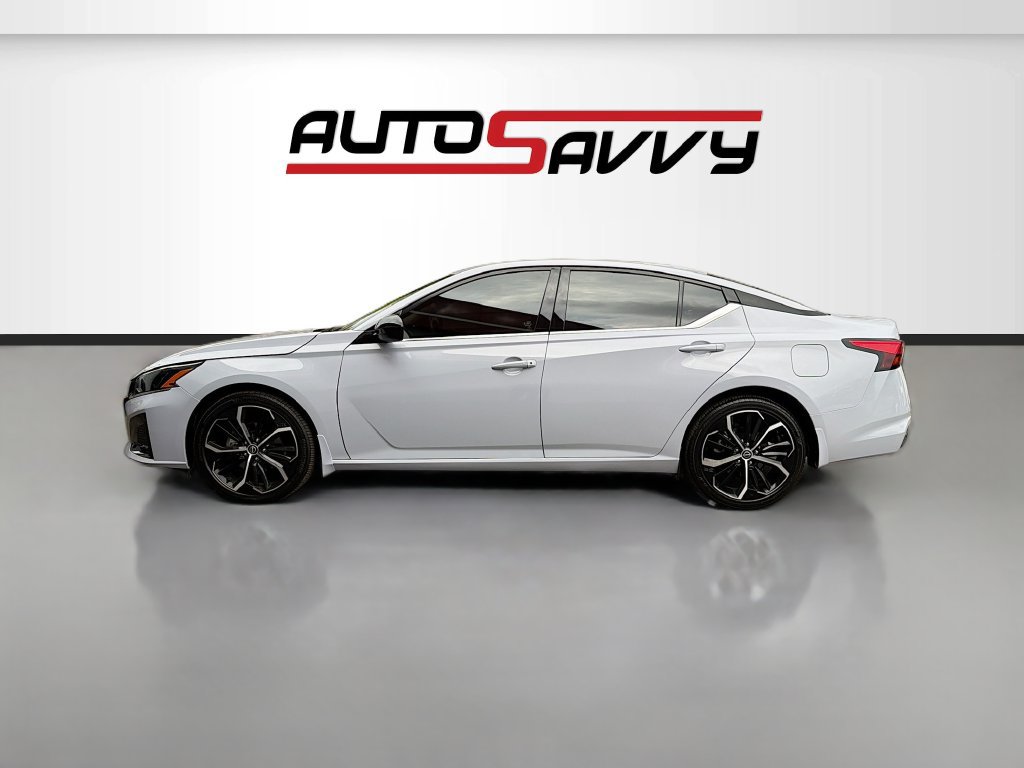 Used 2025 Nissan Altima 2.5 SR FWD image 4