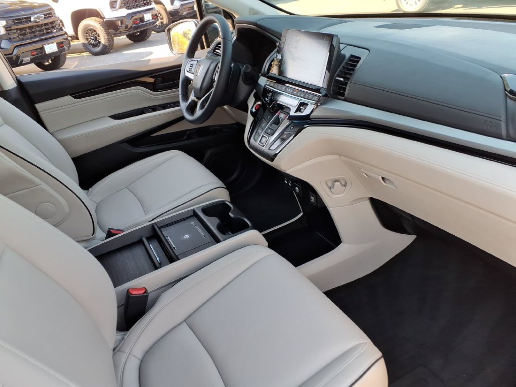 Used 2025 Honda Odyssey Touring image 20