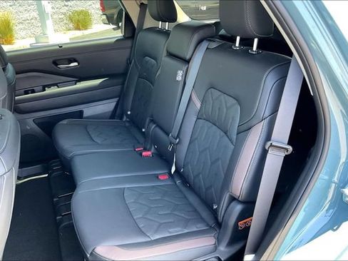 New 2026 Nissan Pathfinder Platinum FWD image 16
