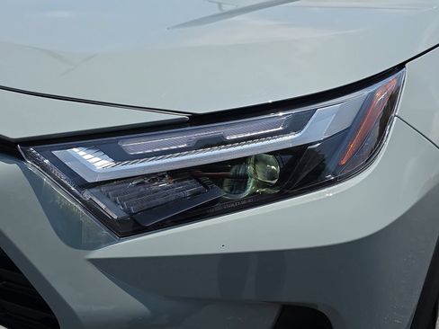 Used 2023 Toyota RAV4 XLE Premium FWD image 31