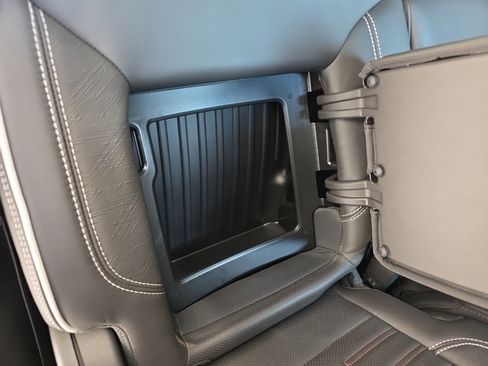 Used 2024 GMC Sierra 2500 AT4X image 15