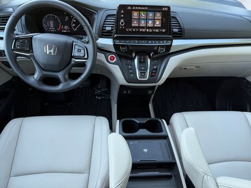 Used 2026 Honda Odyssey EX-L image 6