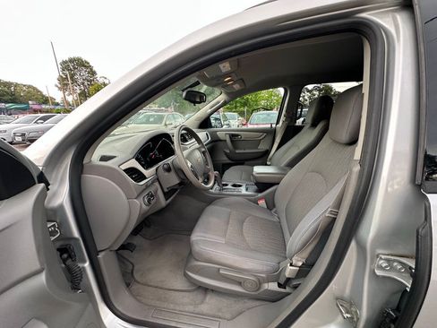 Used 2013 Chevrolet Traverse LS FWD image 10