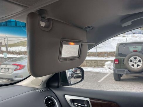 Used 2014 Nissan Pathfinder Platinum w/ Platinum Premium Package image 33