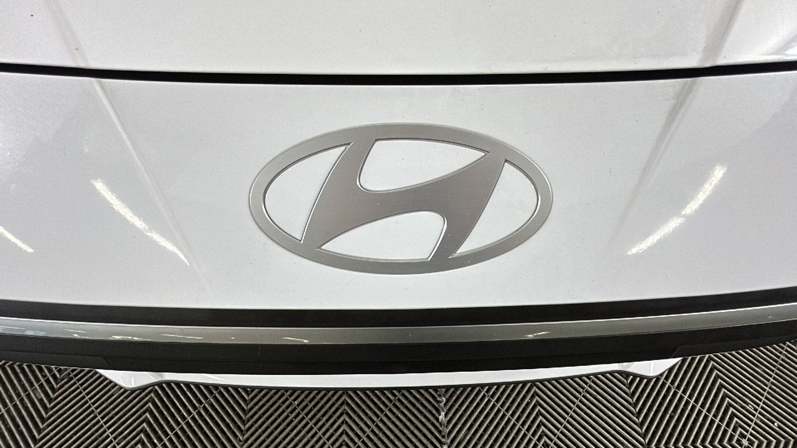 Used 2025 Hyundai Elantra SEL FWD image 9