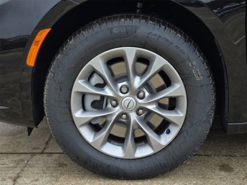 New 2026 Chrysler Pacifica Select image 10