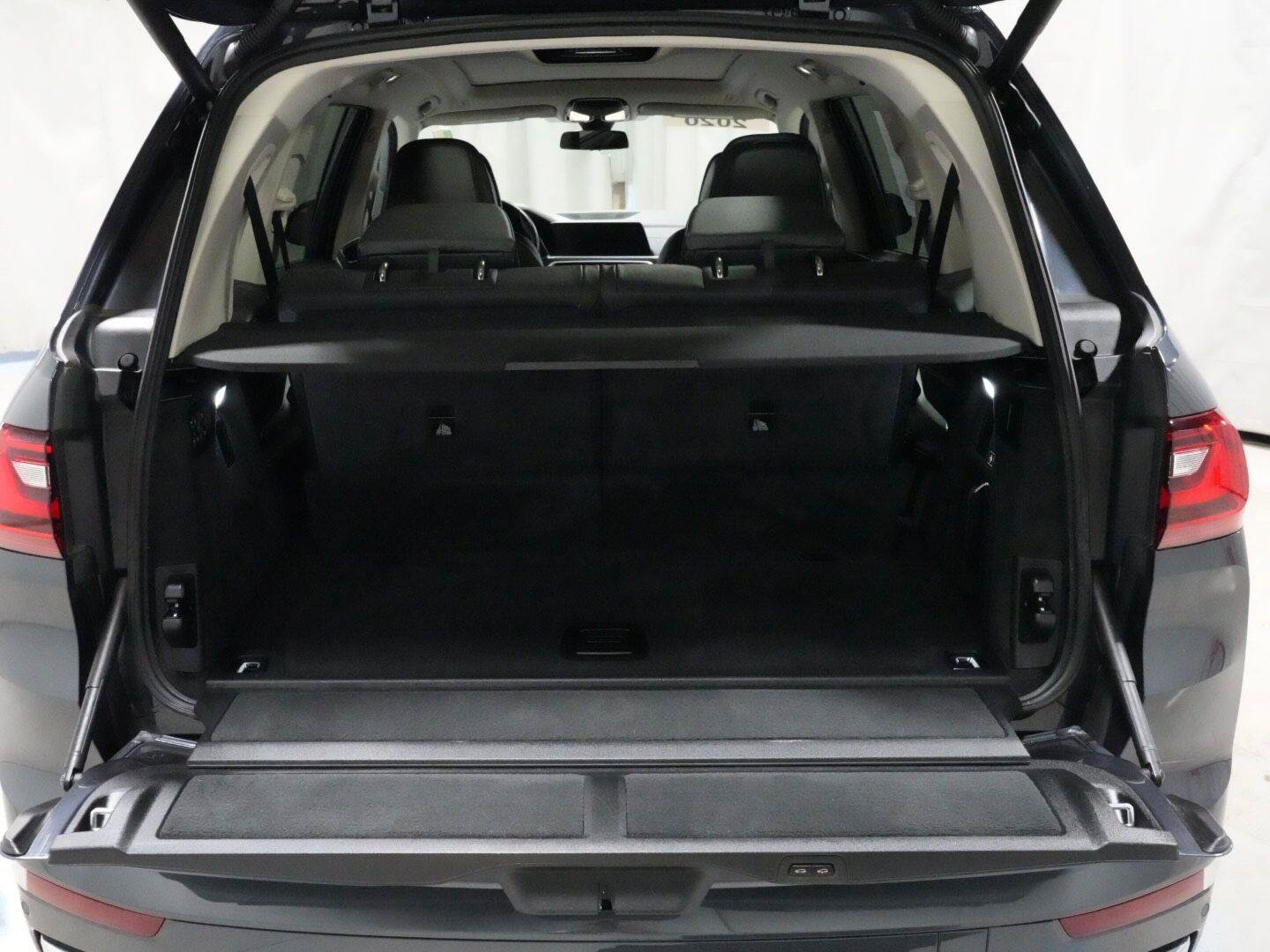 Used 2020 BMW X7 xDrive40i w/ Premium Package AWD/4WD image 23
