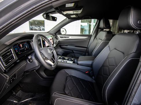 New 2026 Volkswagen Atlas Cross Sport SE FWD image 27