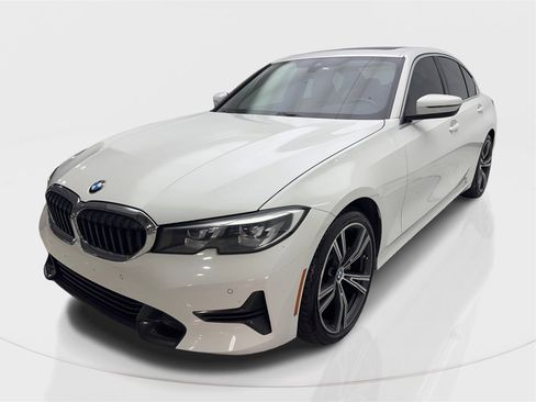 Used 2019 BMW 330i Sedan w/ Driving Assistance Package image 2