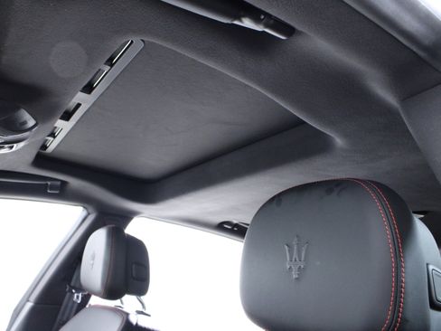 Used 2021 Maserati Quattroporte S image 33