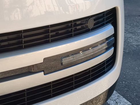 New 2025 Land Rover Range Rover Long Wheelbase Autobiography image 11