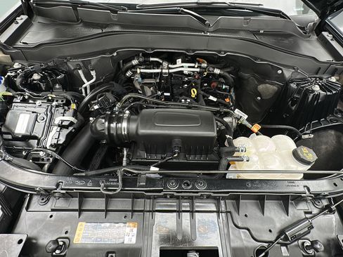 Used 2023 Ford Explorer XLT w/ Equipment Group 202A AWD/4WD image 20