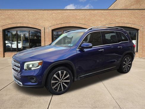 Used 2020 Mercedes-Benz GLB 250 4MATIC w/ Premium Package image 8