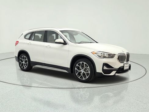 Used 2021 BMW X1 xDrive28i w/ Convenience Package AWD/4WD image 3
