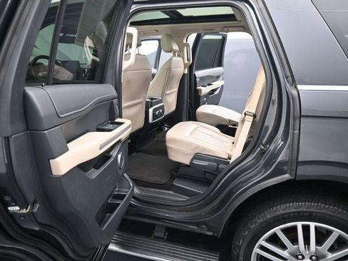 Certified 2022 Ford Expedition Limited AWD/4WD image 17