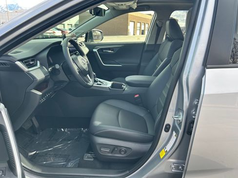 Used 2025 Toyota RAV4 Limited w/ Advanced Technology Package image 11