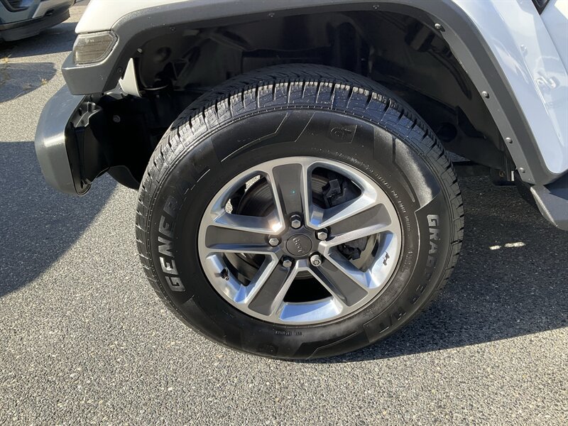 Used 2020 Jeep Wrangler Unlimited Sahara AWD/4WD image 10