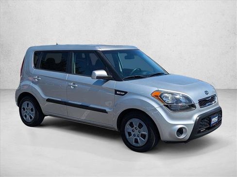 Used 2012 Kia Soul FWD image 3