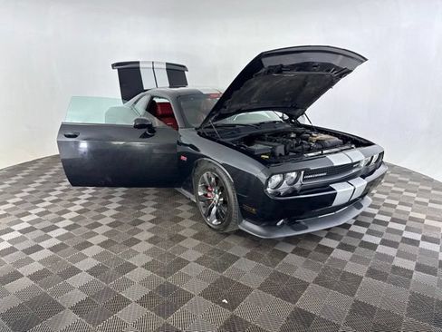 Used 2013 Dodge Challenger SRT8 w/ Harman Kardon Audio Group RWD image 15
