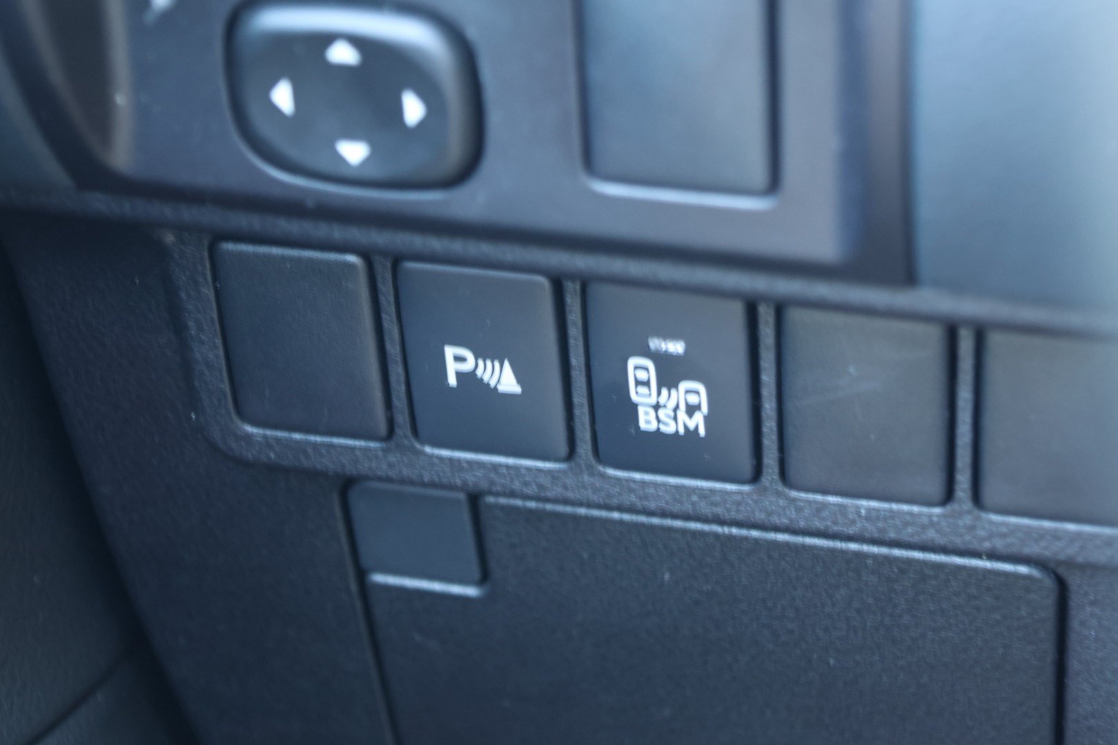 Used 2016 Lexus ES 350 w/ Premium Package w/Wood Trim FWD image 16