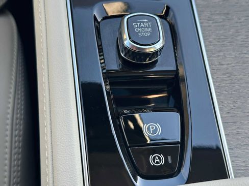 New 2026 Volvo XC90 B6 Ultra image 37