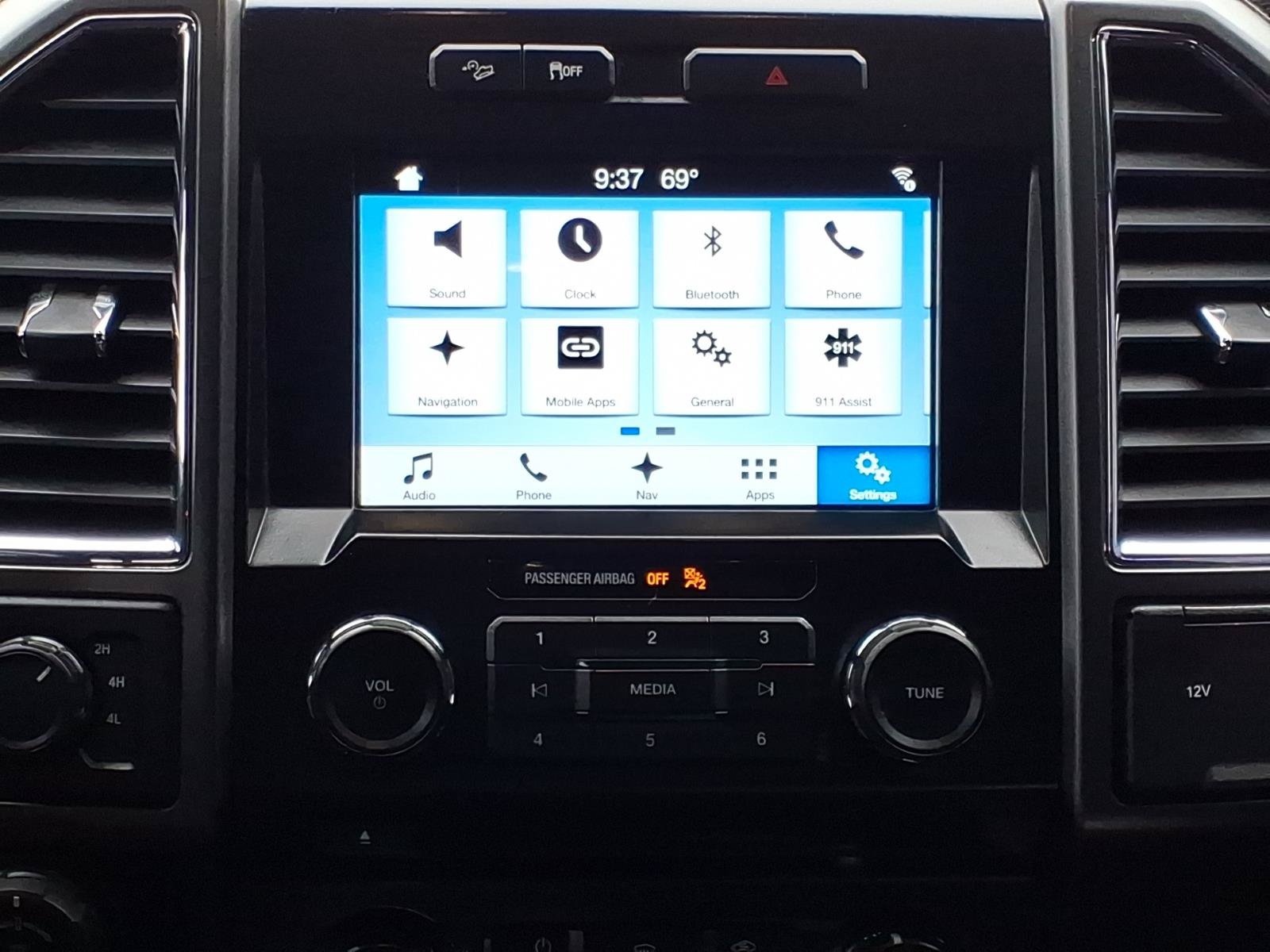 Used 2016 Ford F150 XLT w/ Equipment Group 302A Luxury AWD/4WD image 7