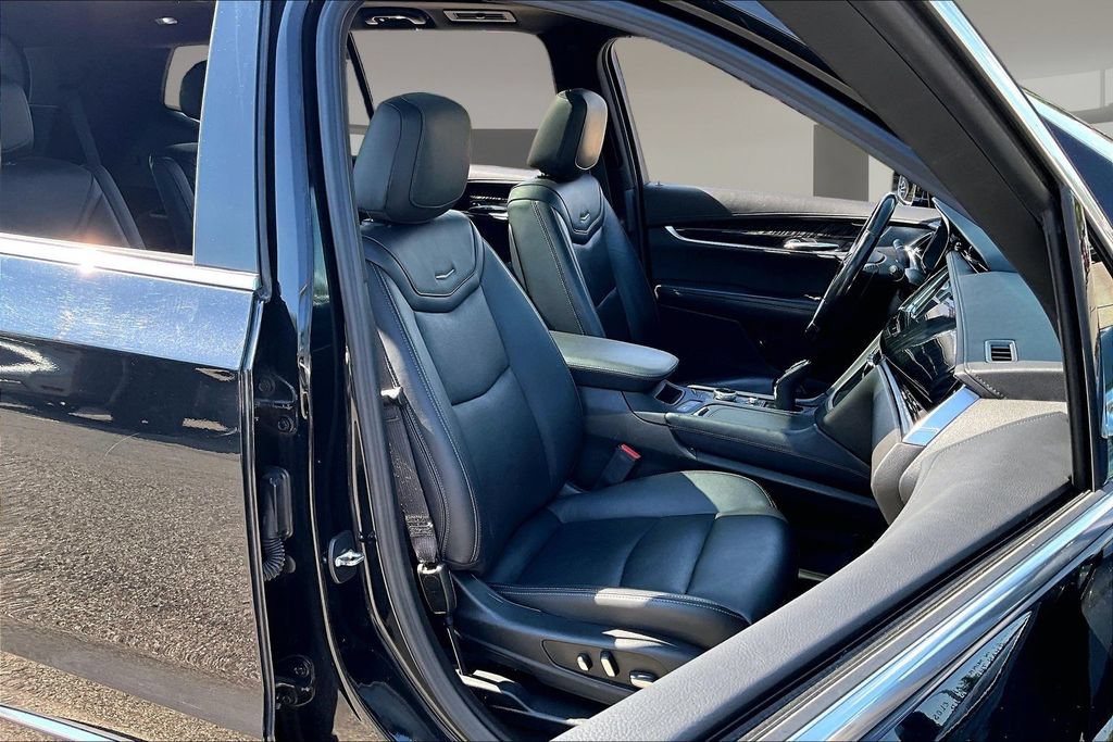Used 2023 Cadillac XT6 Premium Luxury AWD/4WD image 7