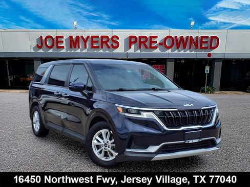 Used 2022 Kia Carnival LX FWD image 1