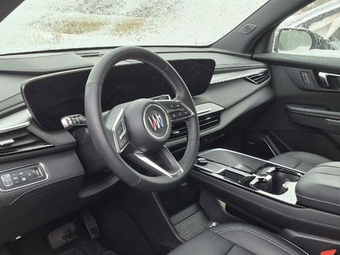 Used 2025 Buick Enclave Preferred image 9