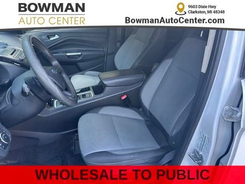 Used 2017 Ford Escape SE w/ SE Cold Weather Package AWD/4WD image 19