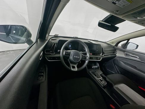 Used 2024 Kia Sportage LX image 18