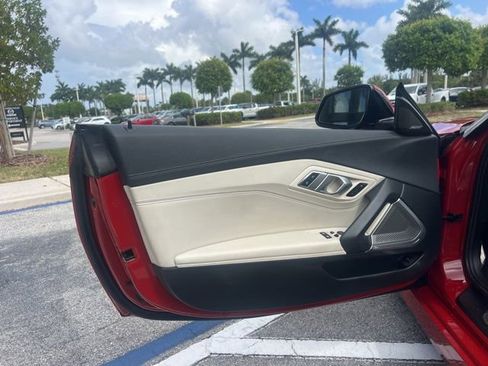 Used 2019 BMW Z4 sDrive30i w/ M Sport Package RWD image 23