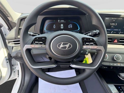 New 2026 Hyundai Elantra SE FWD image 18