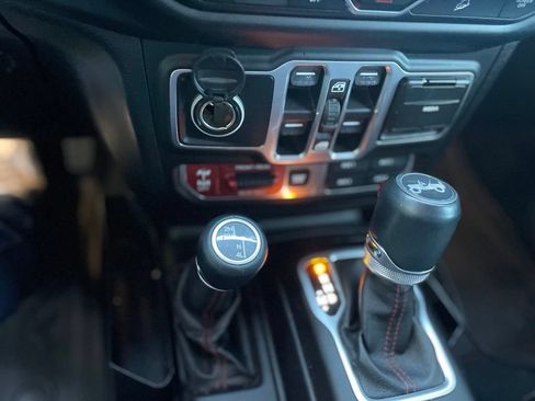 Used 2018 Jeep Wrangler Unlimited Rubicon AWD/4WD image 16