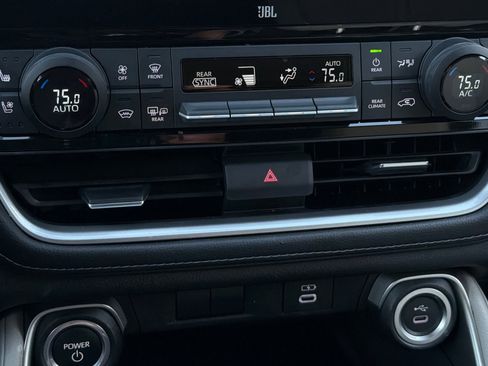 Used 2024 Toyota Grand Highlander Limited image 30