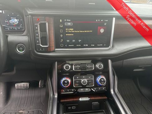 Used 2023 GMC Yukon Denali Ultimate image 20