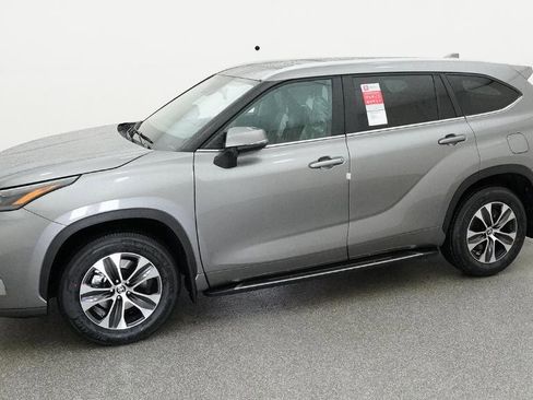 New 2026 Toyota Highlander XLE image 31