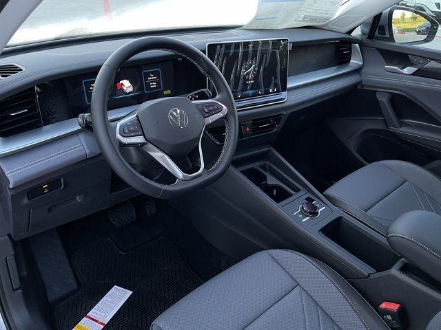 New 2025 Volkswagen Tiguan SE FWD image 11