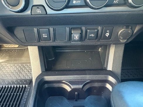 Used 2023 Toyota Tacoma TRD Off-Road image 18