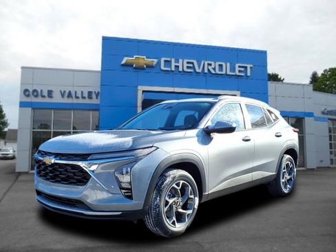 New 2026 Chevrolet Trax LT w/ Driver Confidence Package image 1