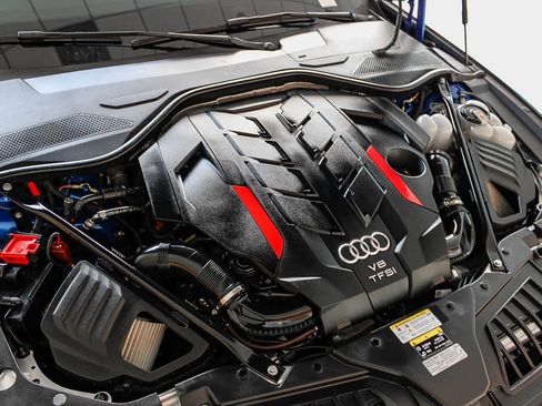 Used 2024 Audi S8 w/ S8 Black Optic Plus Package AWD/4WD image 25