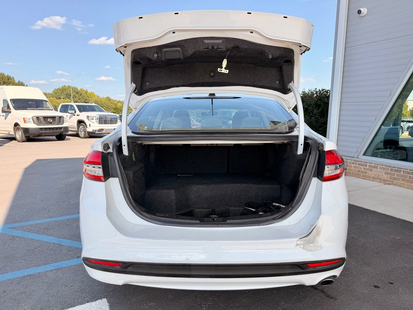 Used 2017 Ford Fusion SE FWD image 35