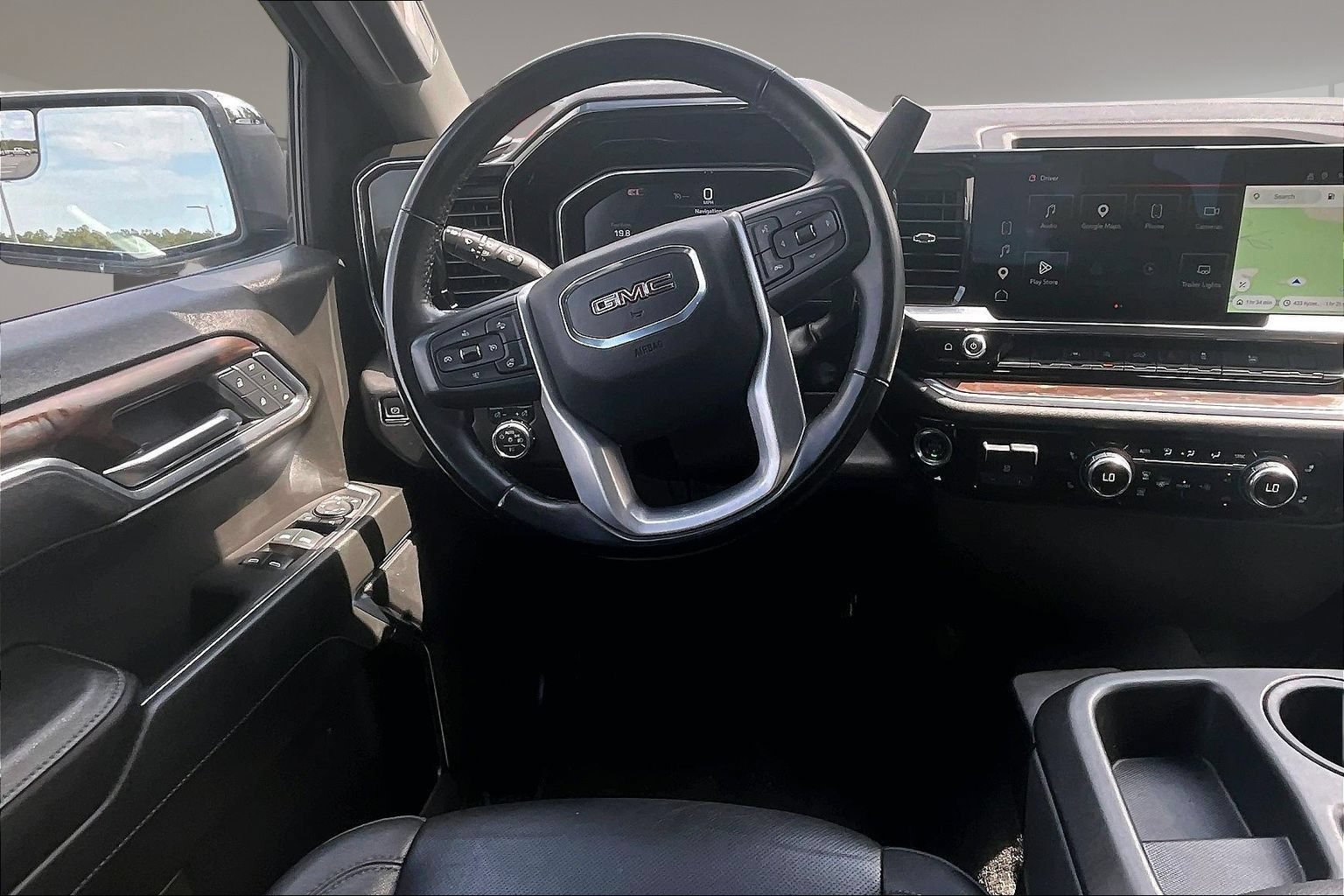 Used 2025 GMC Sierra 1500 SLT RWD image 10