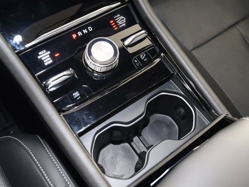 Used 2024 Jeep Grand Cherokee Overland w/ Luxury Tech Group IV image 30