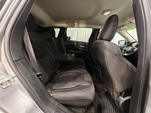 Used 2015 Jeep Cherokee Latitude w/ Cold Weather Group image 21