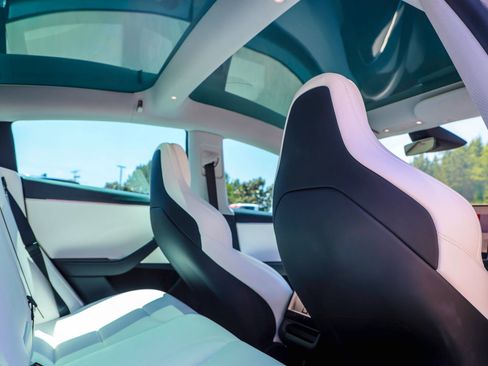 Used 2025 Tesla Model 3 Performance image 13