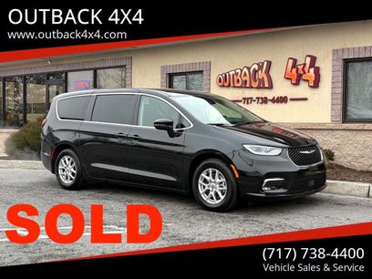 Used 2023 Chrysler Pacifica Touring-L